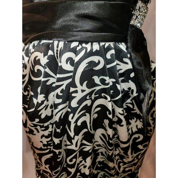 Charlotte Russe Strapless Dress - Size Medium - Picture 6 of 10